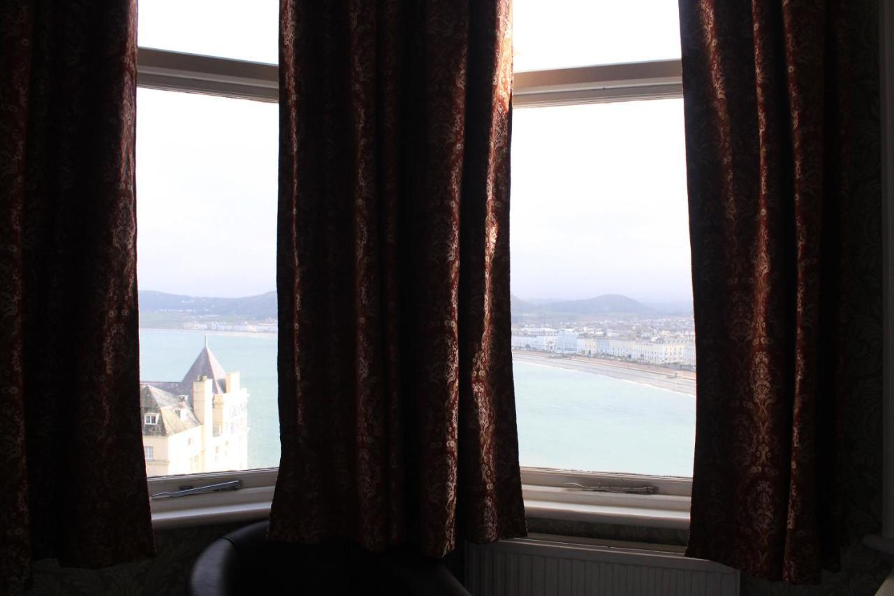 Headlands Hotel