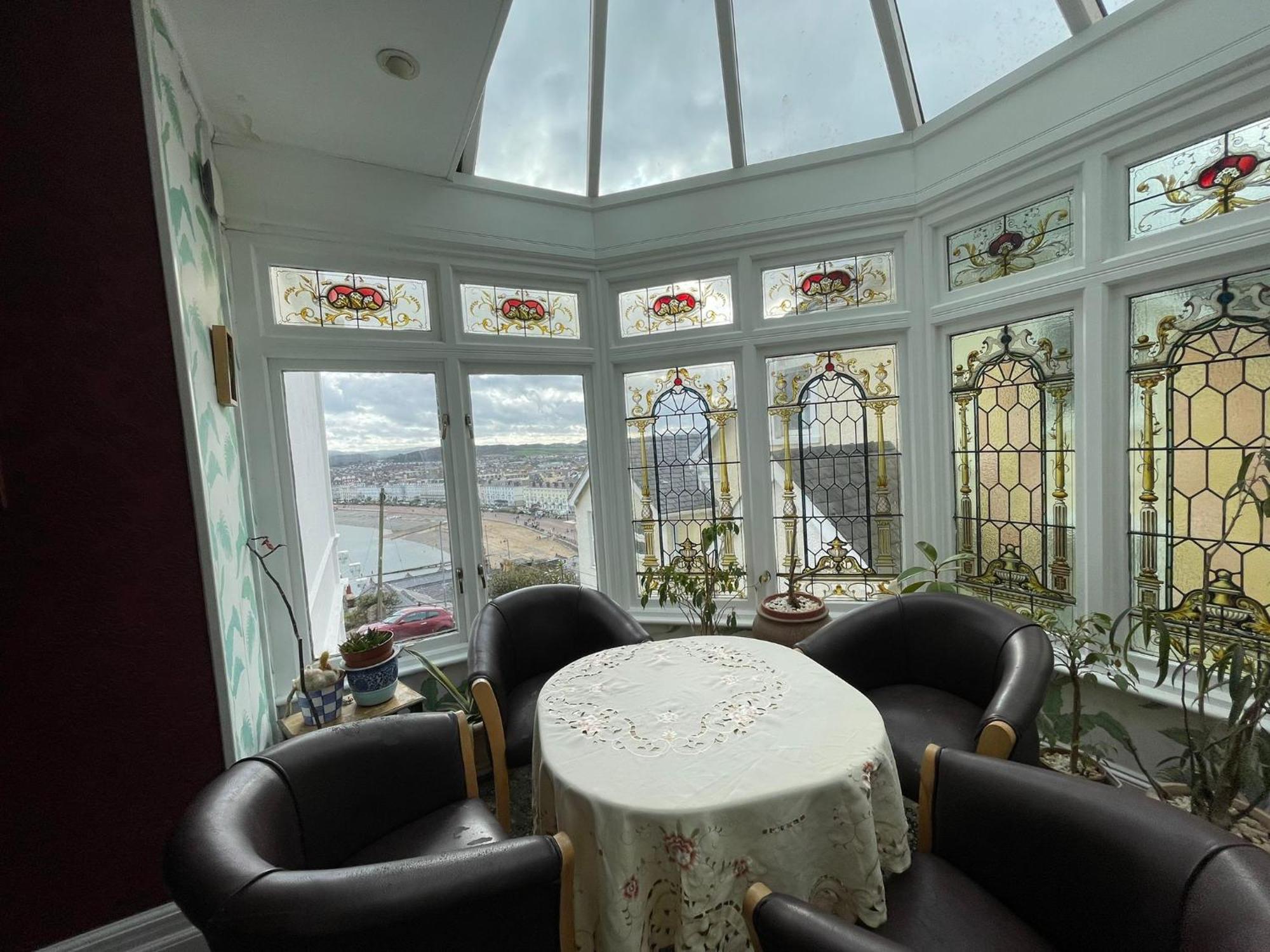 Headlands Hotel